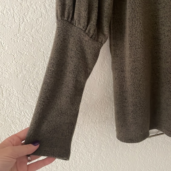 Green Envelope soft button down cardigan - Picture 4 of 7